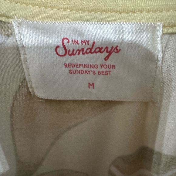 Women's Gold Bow Print Pajama Set - Picture 4 of 4